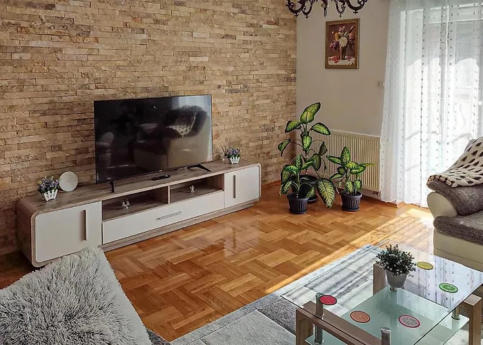 3 Bedroom Stunning Apartment In Gracac