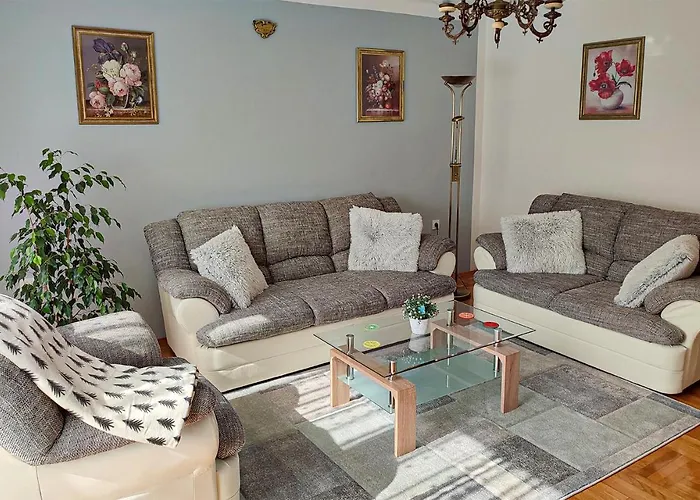 3 Bedroom Stunning Apartment In Gracac Gračac