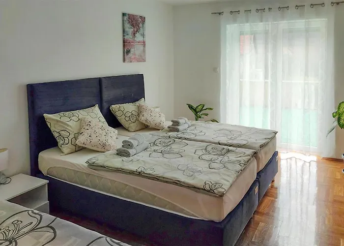 3 Bedroom Stunning Apartment In Gracac Appartamento Gračac