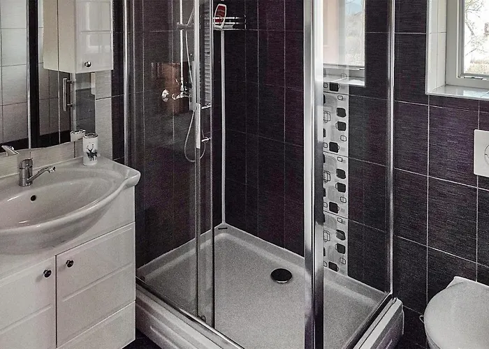 3 Bedroom Stunning Apartment In Gracac Апартаменты *