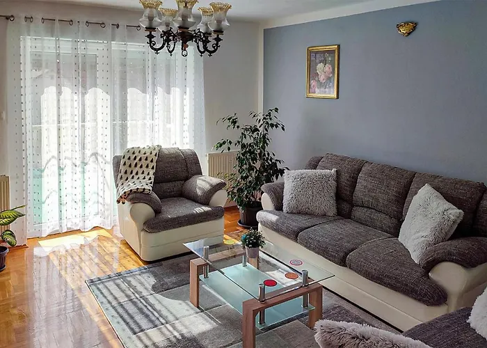 3 Bedroom Stunning Apartment In Gracac